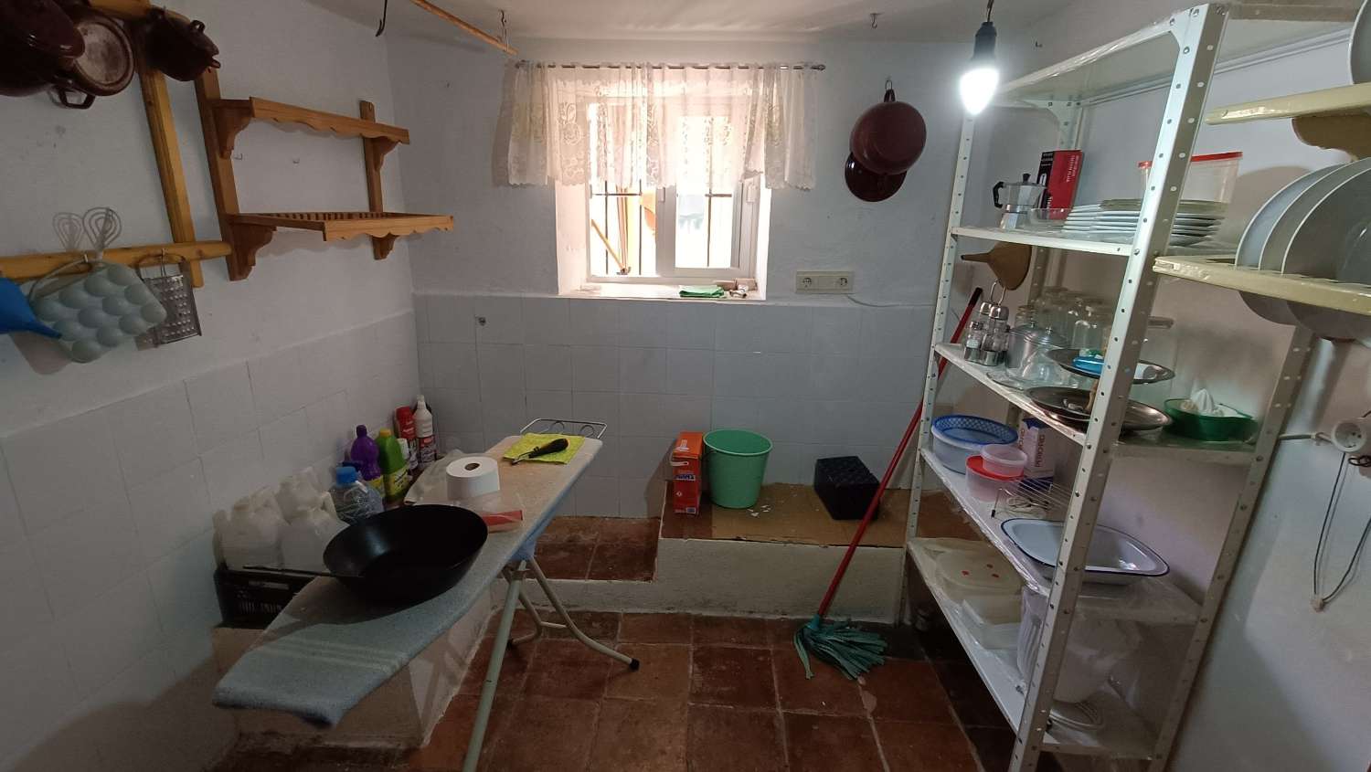 Casa típica de pueblo con patio privado y muchas posibilidades