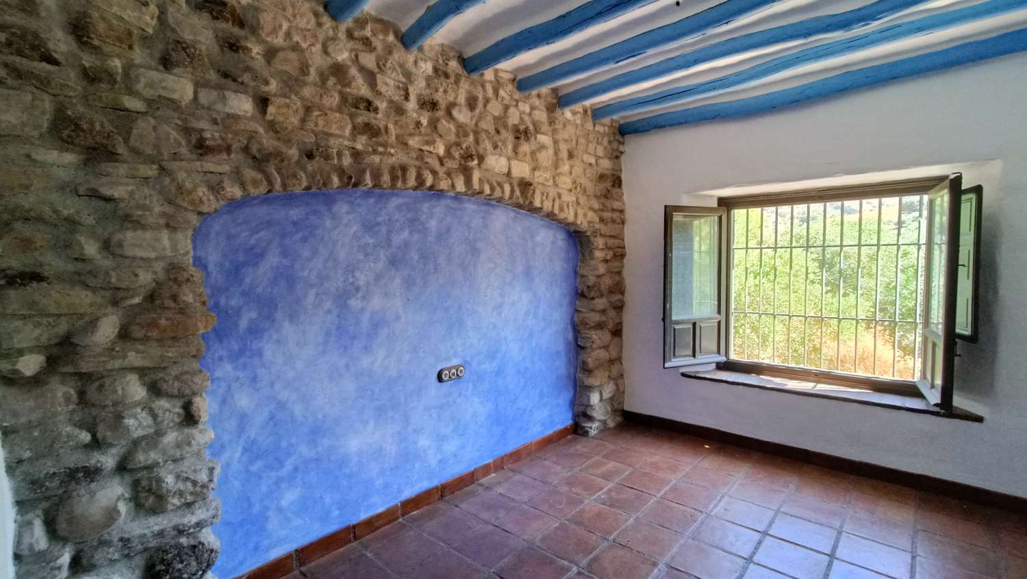 Precioso CORTIJO "autosuficiente"  de 4 dormitorios y 3 baños en un lugar encantador y tranquilo