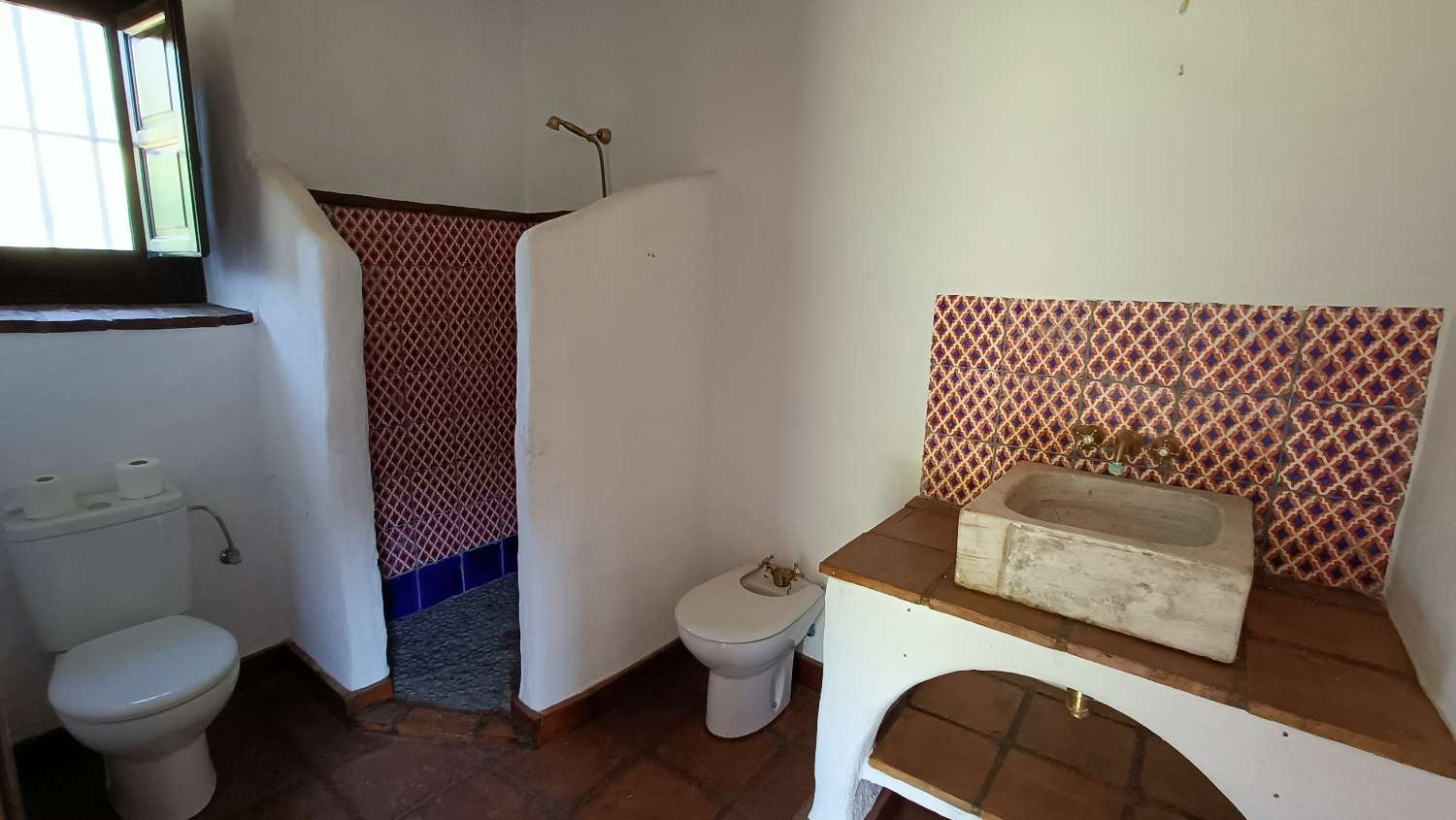 Precioso CORTIJO "autosuficiente"  de 4 dormitorios y 3 baños en un lugar encantador y tranquilo