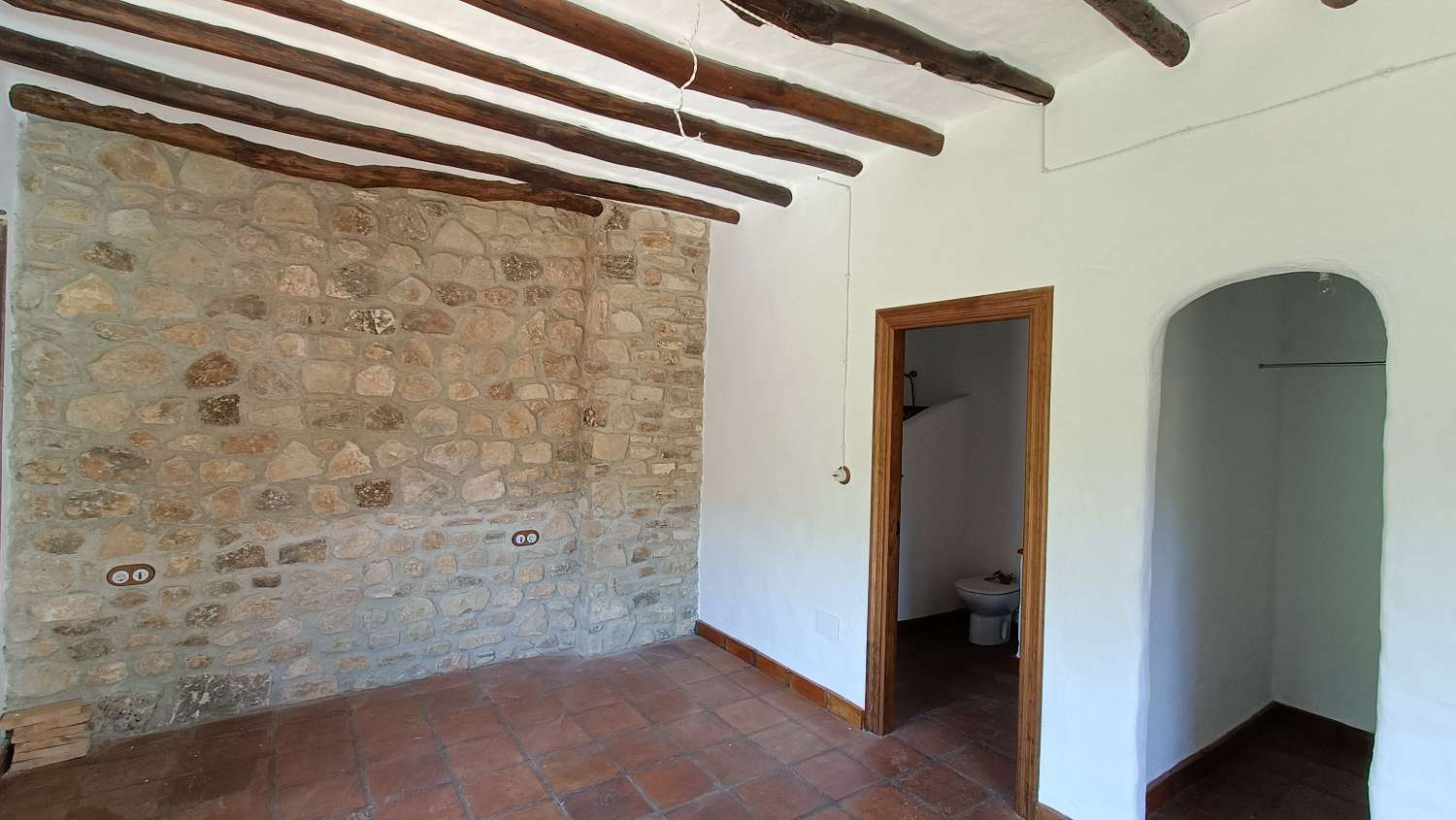 Precioso CORTIJO "autosuficiente"  de 4 dormitorios y 3 baños en un lugar encantador y tranquilo