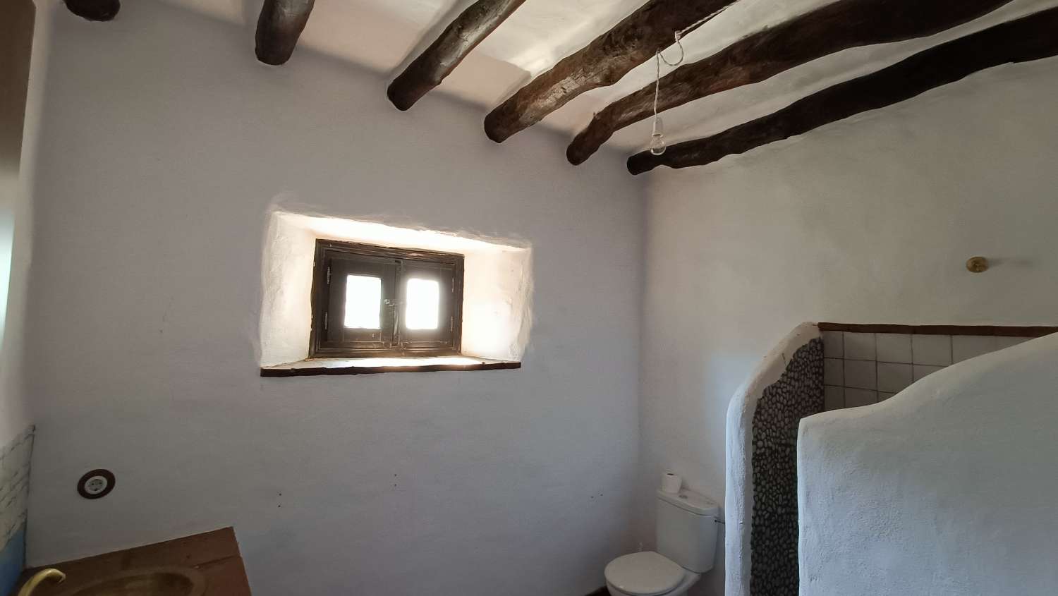 Belle maison de campagne indépendante hors réseau de 4 chambres et 3 salles de bains dans un bel endroit paisible