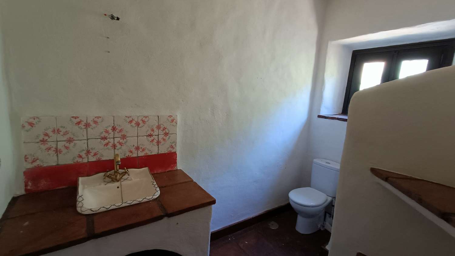 Precioso CORTIJO "autosuficiente"  de 4 dormitorios y 3 baños en un lugar encantador y tranquilo