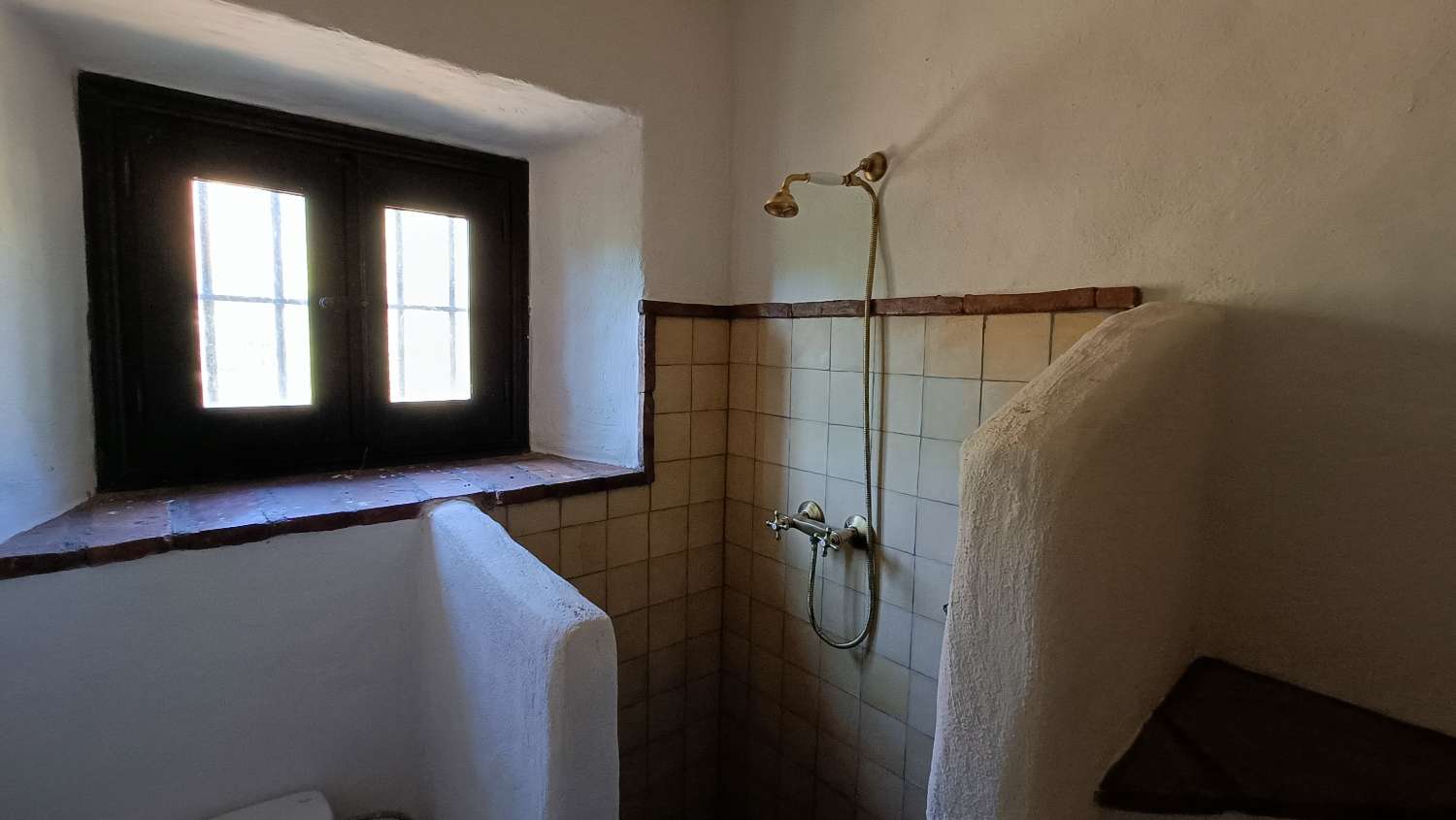 Precioso CORTIJO "autosuficiente"  de 4 dormitorios y 3 baños en un lugar encantador y tranquilo