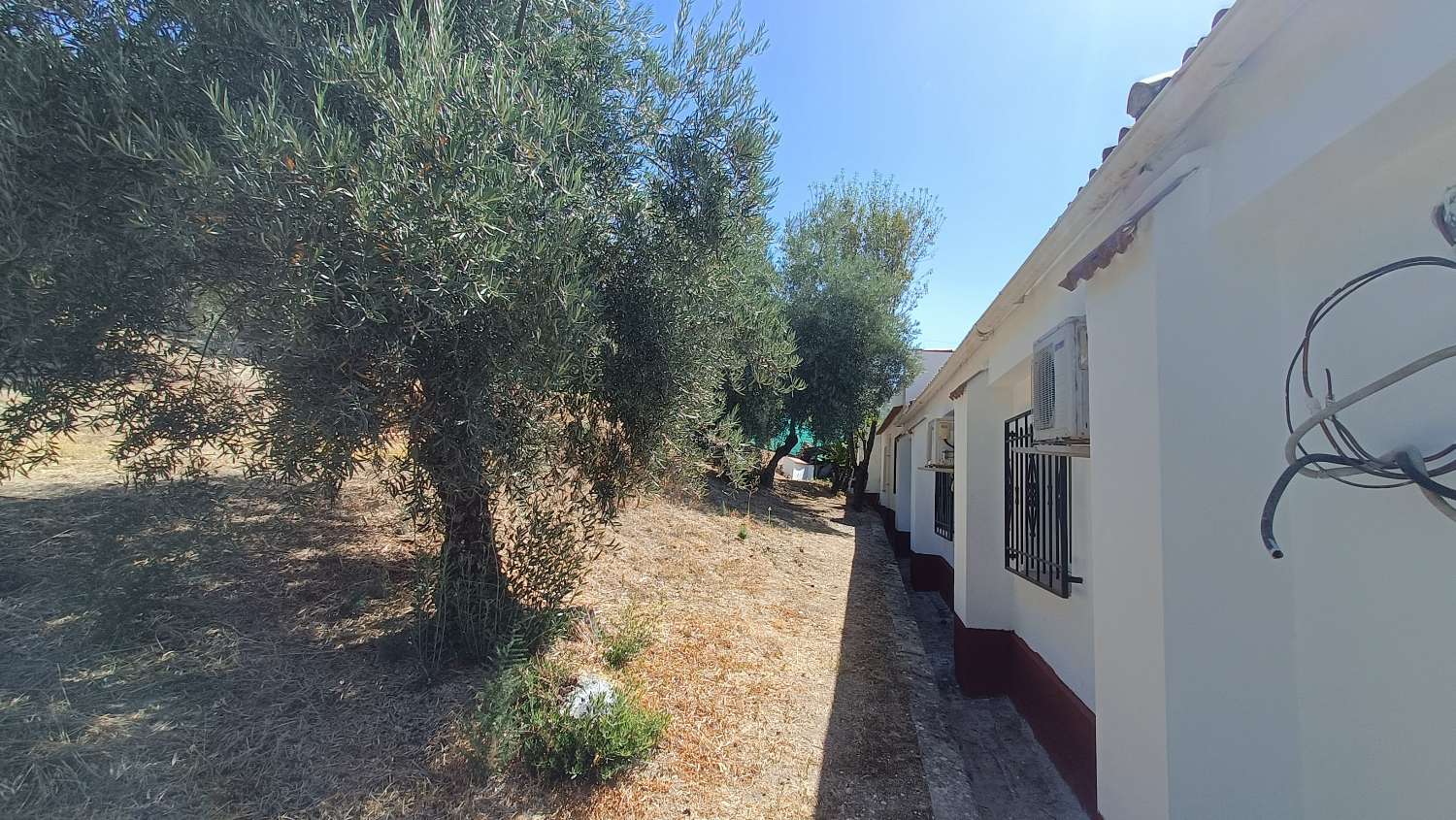 Maison de campagne individuelle de 5 chambres avec piscine et vue imprenable