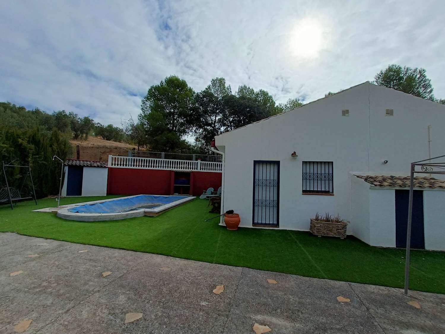 Casa rural independiente con piscina privada y olivos