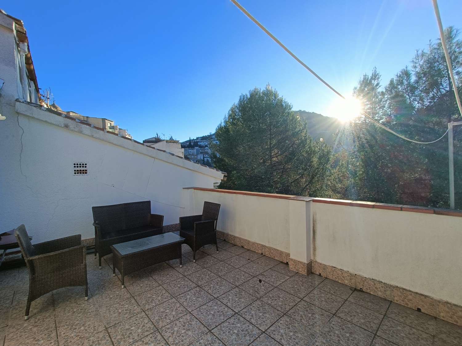 Casa de estilo moderno con azotea y estupendas vistas