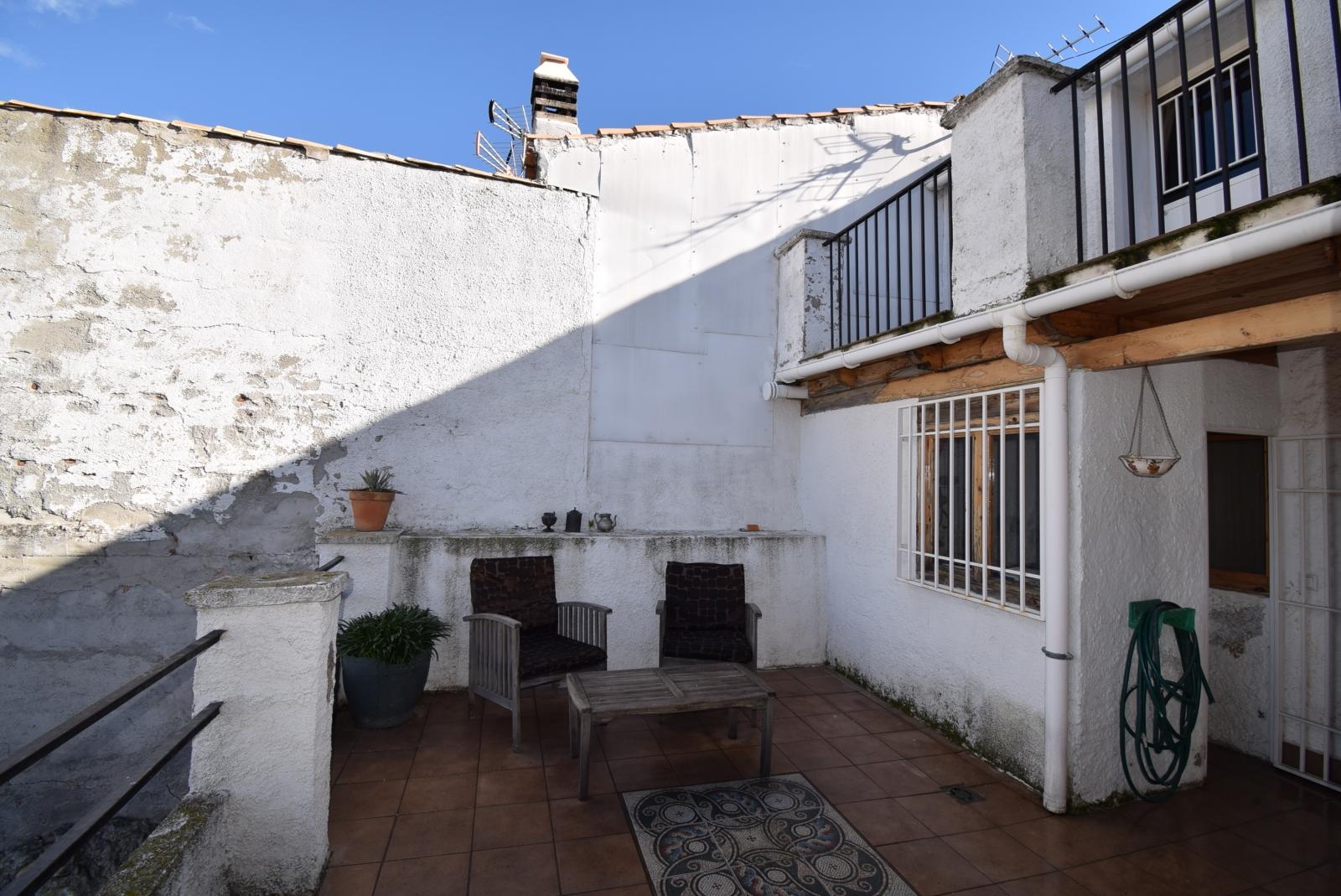 Wunderschön renovierte 2/3-Zimmer-Stadt mit Terrasse und Terrasse mit herrlichem Ausblick